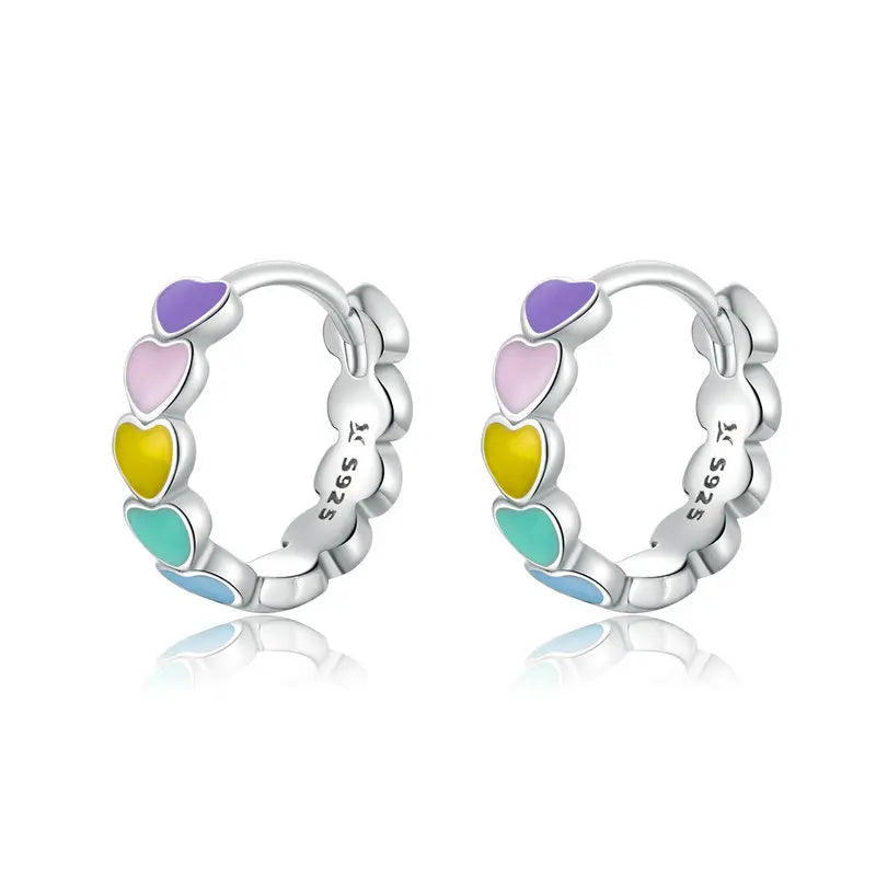 Boucles d'oreilles créoles en forme de cœur émaillées multicolores en argent sterling 925