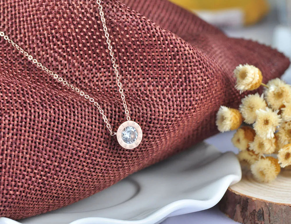 Ensemble de bijoux zircone cubique avec pendentif, boucles d'oreilles, bague