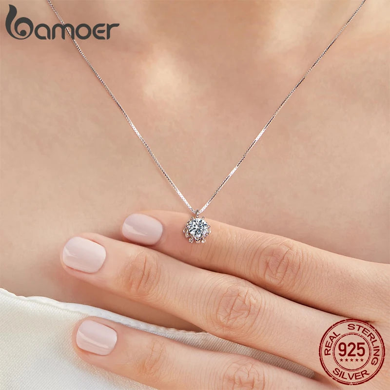 Collier bourgeon de fleur moissanite 0,5 carat pendentif en argent sterling 925 avec chaîne à maillons