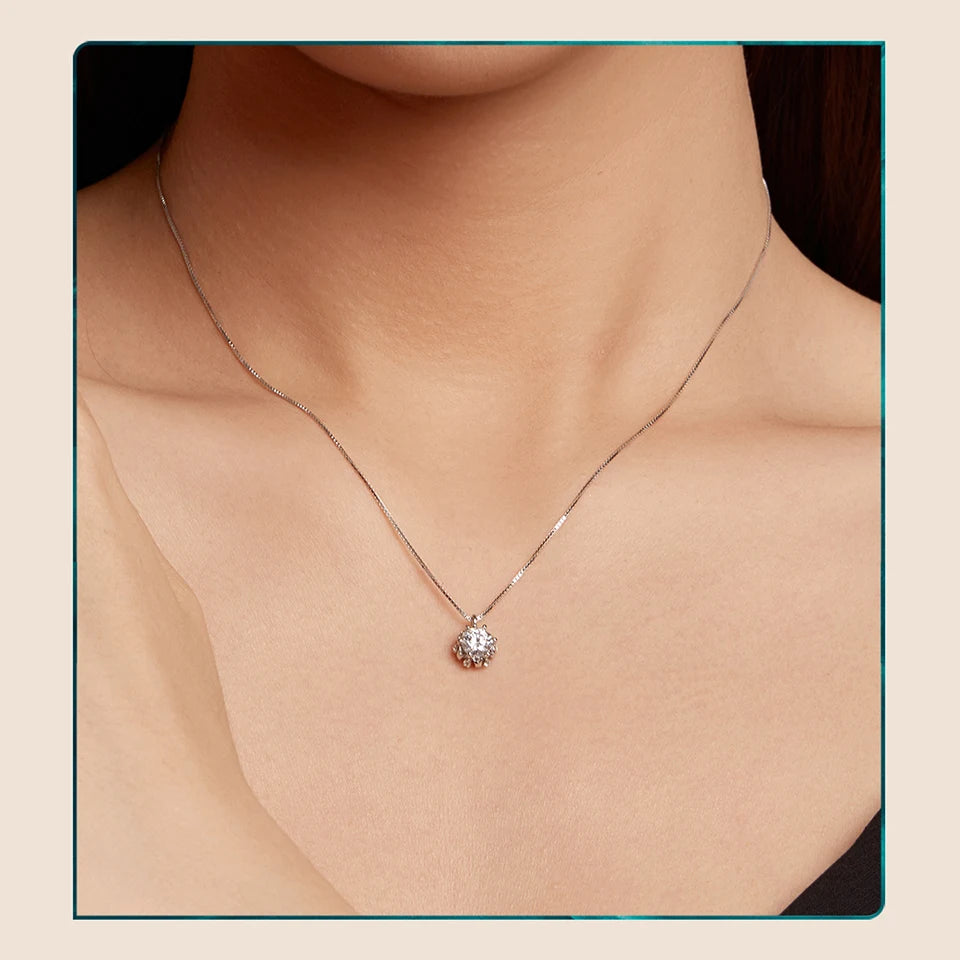 Collier bourgeon de fleur moissanite 0,5 carat pendentif en argent sterling 925 avec chaîne à maillons