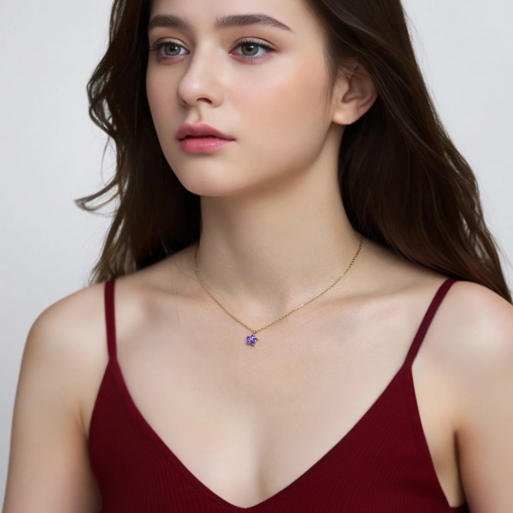 Collier pendentif  fleur de prunier plaqué or 18 carats