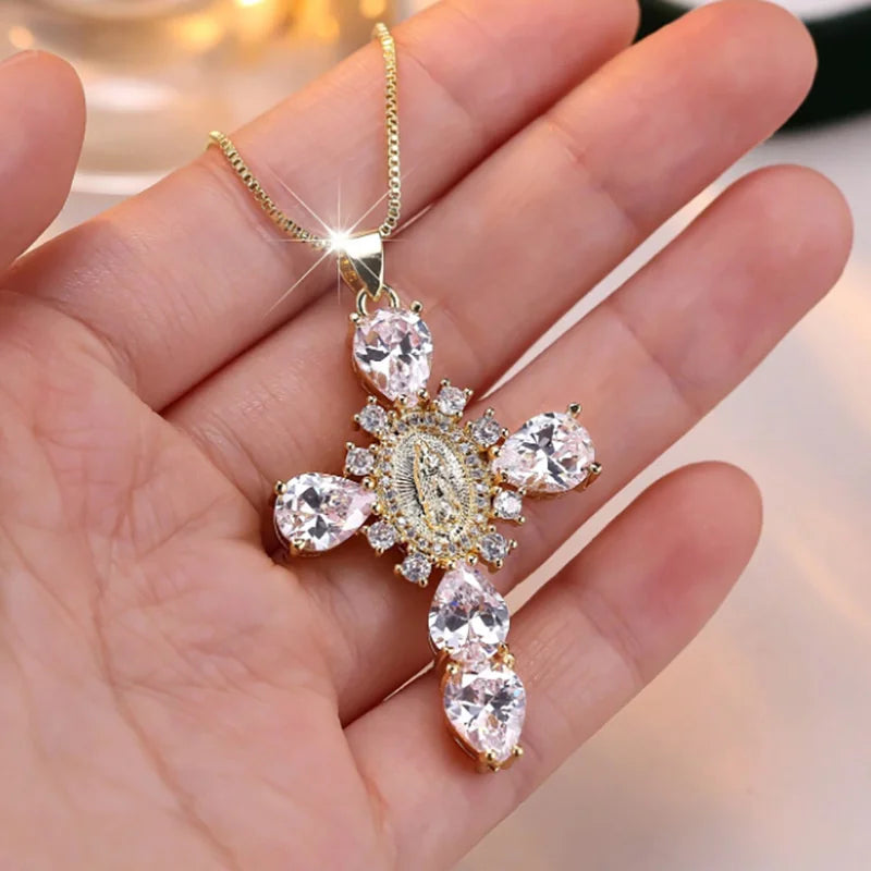 Collier Pendentif tendance en Cristal Rose de Luxe