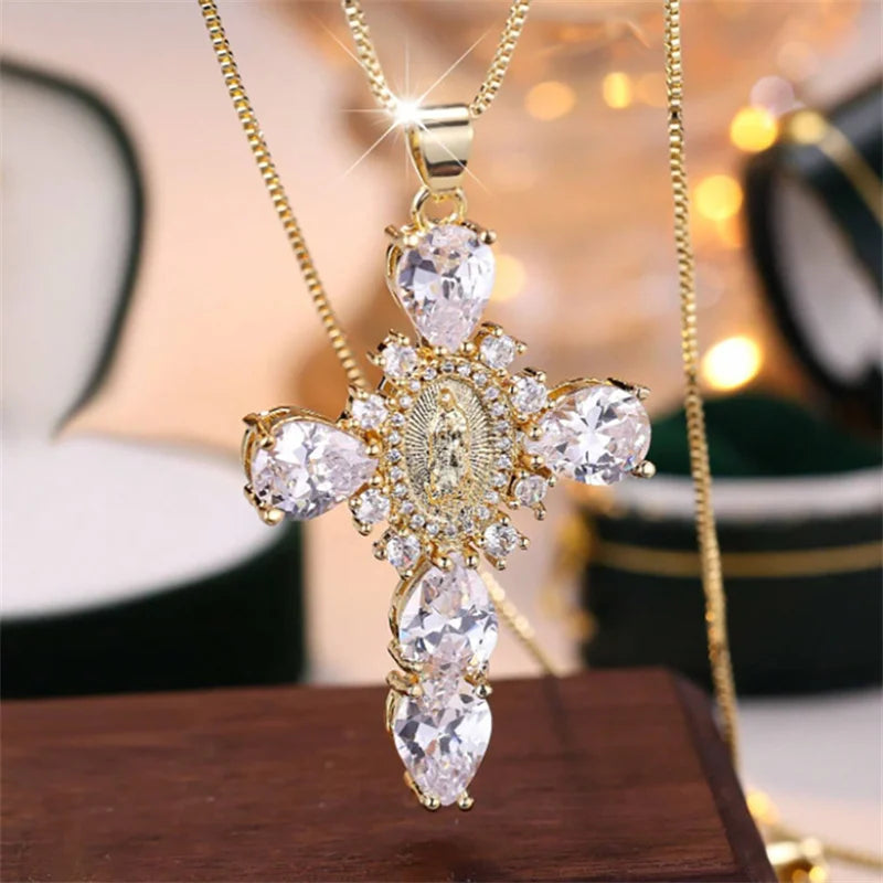 Collier Pendentif tendance en Cristal Rose de Luxe